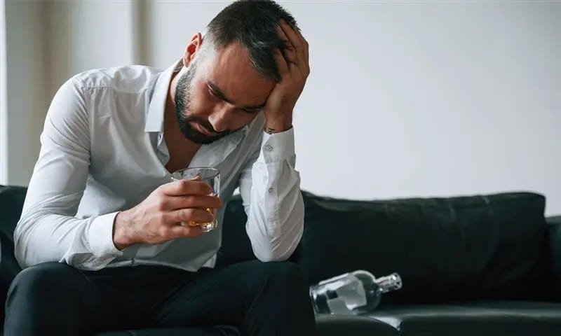 Alcohol Withdrawal: Causes, Symptoms and Treatment